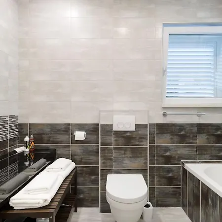 Modern Penthouse With Jacuzzi & Terrace Spalato