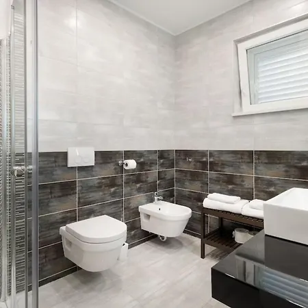 Feriepark Modern Penthouse With Jacuzzi & Terrace